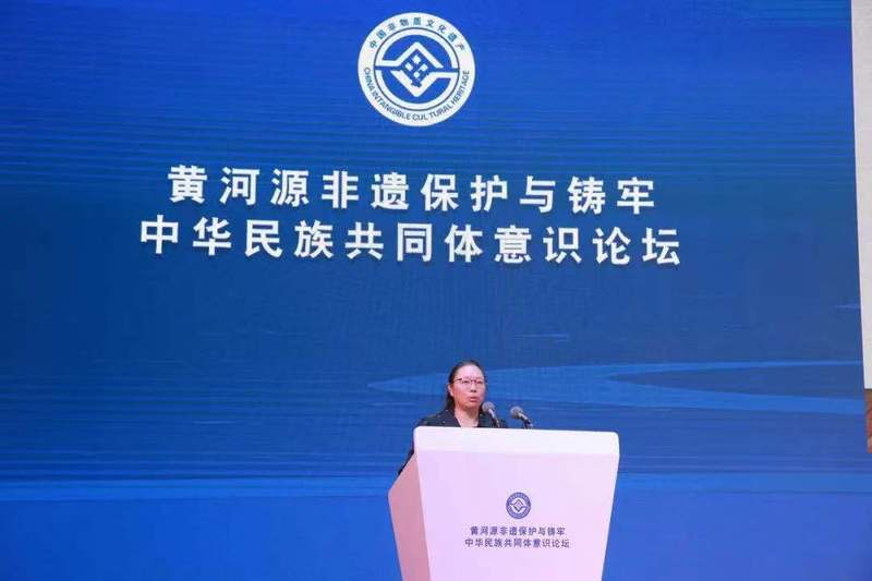 四川大学中国藏学研究所教授 李锦